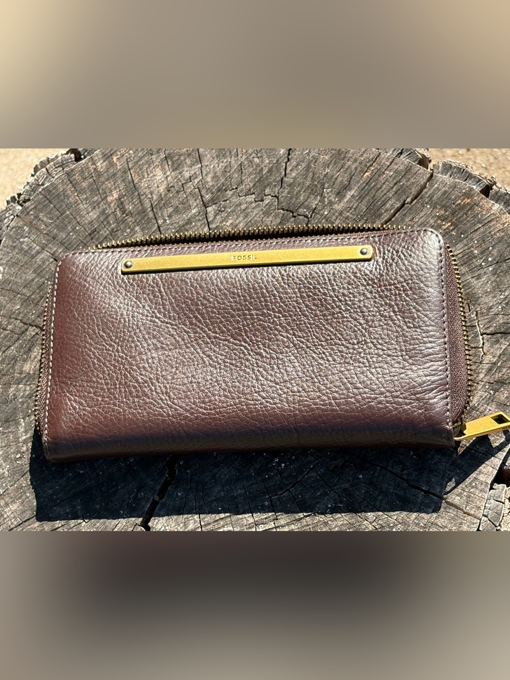 Fossil Dark Brown Leather Zip Wallet with Brass Accent NWOT